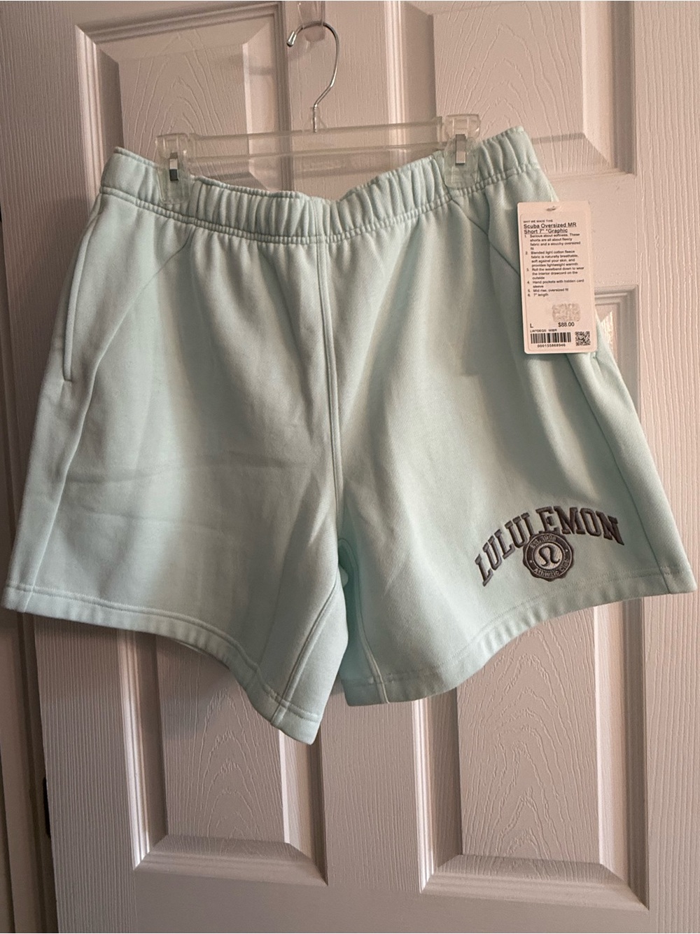 NWT Lululemon Scuba Mid-Rise Short 7” graphic - Mint Breeze